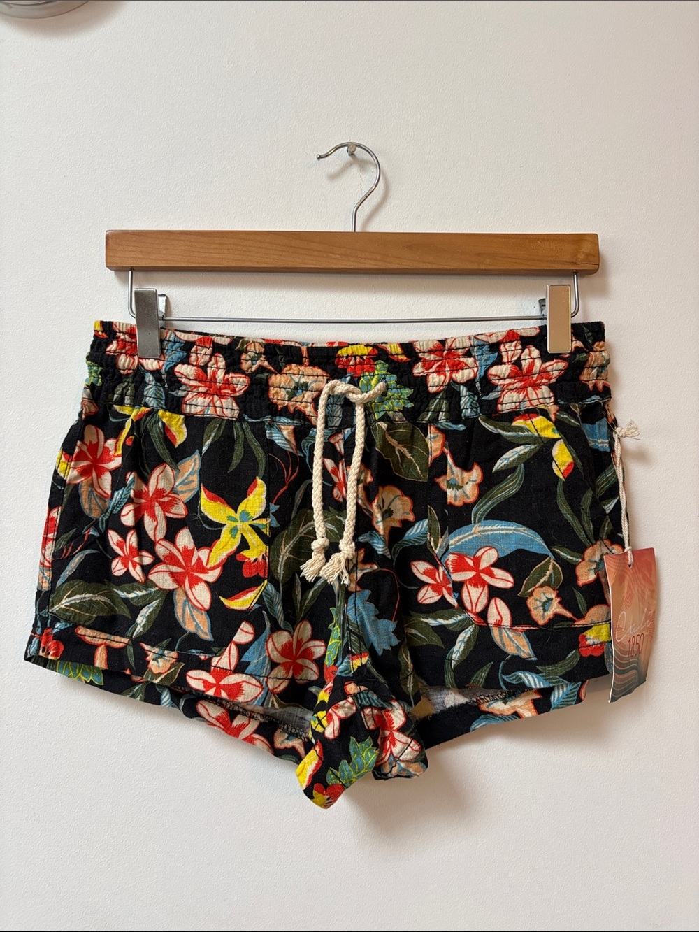 Cali 1860 Floral Black Linen Blend Drawstring Surfer Girl Shorts,Size Small,NWT